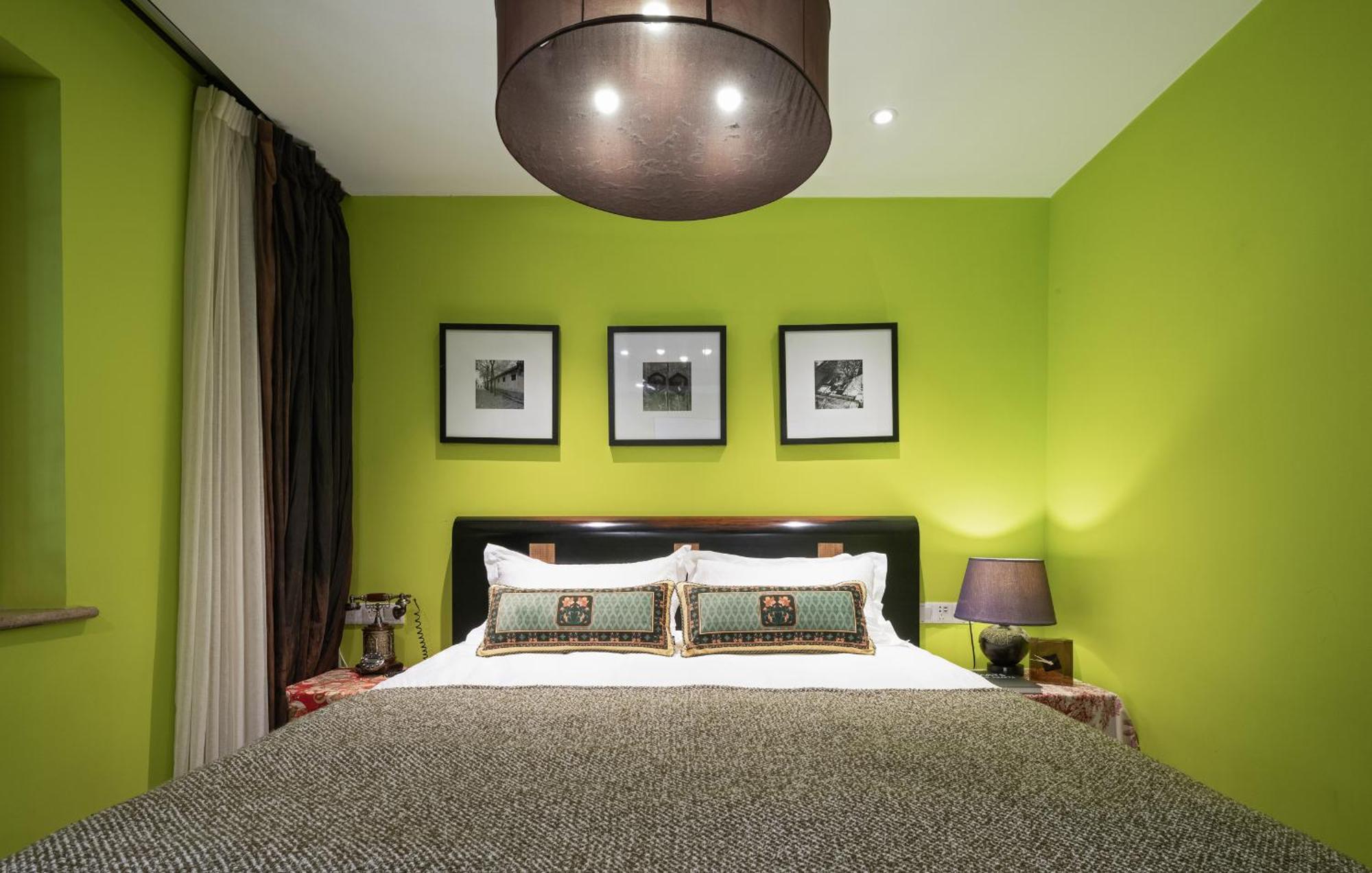Cote Cour Deductive - Quadrangle Close To Tiananmen Square & Forbidden & Nanluoguxiang, Walk To Wangfujing, Speaking, Free Wifi, Free Laundry, Free Wonton & Noodles With Tour Ticket Service, Free Selfies With Ancient Costum Peking