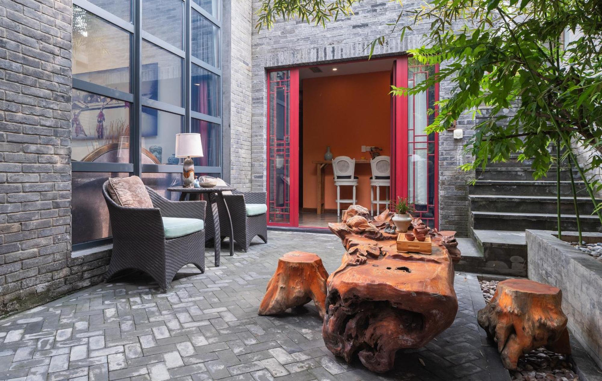 Hotel Cote Cour Deductive - Quadrangle Close To Tiananmen Square & Forbidden & Nanluoguxiang, Walk To Wangfujing, Speaking, Free Wifi, Free Laundry, Free Wonton & Noodles With Tour Ticket Service, Free Selfies With Ancient Costum 5*